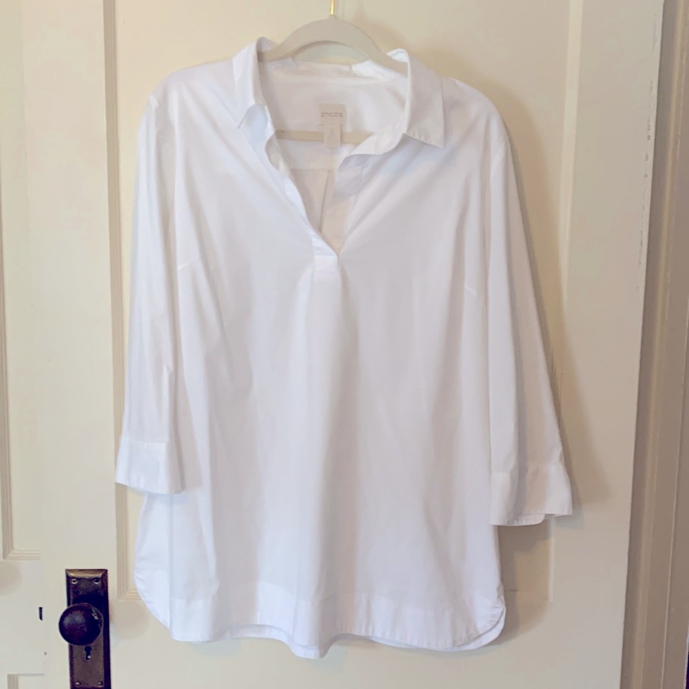 White crisp Chicos sz 2 tunic. It the button up minus the buttons!